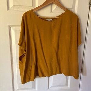 Universal Thread Mustard Short Sleeve Tee